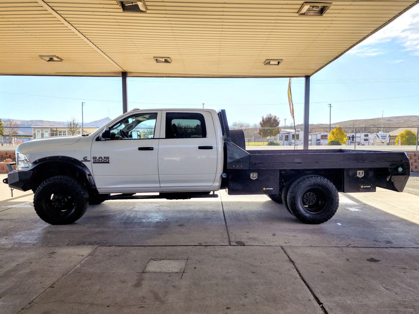 ram ram 3500 chassis cab 2018 3C7WRTCL9JG335779 image ram ram 3500 chassis cab 2018 3C7WRTCL9JG335779 image